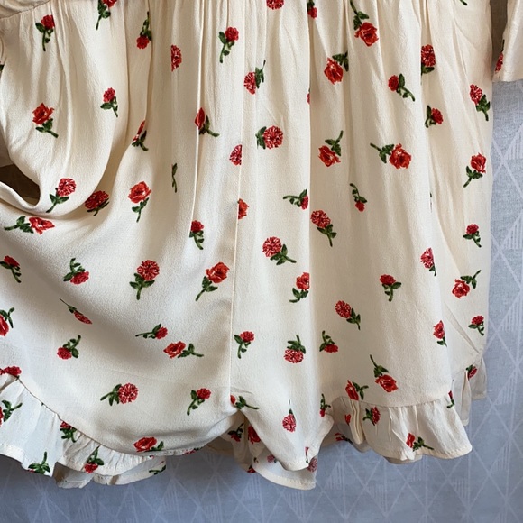 Romantic Surplus Floral Romper - Picture 4 of 8